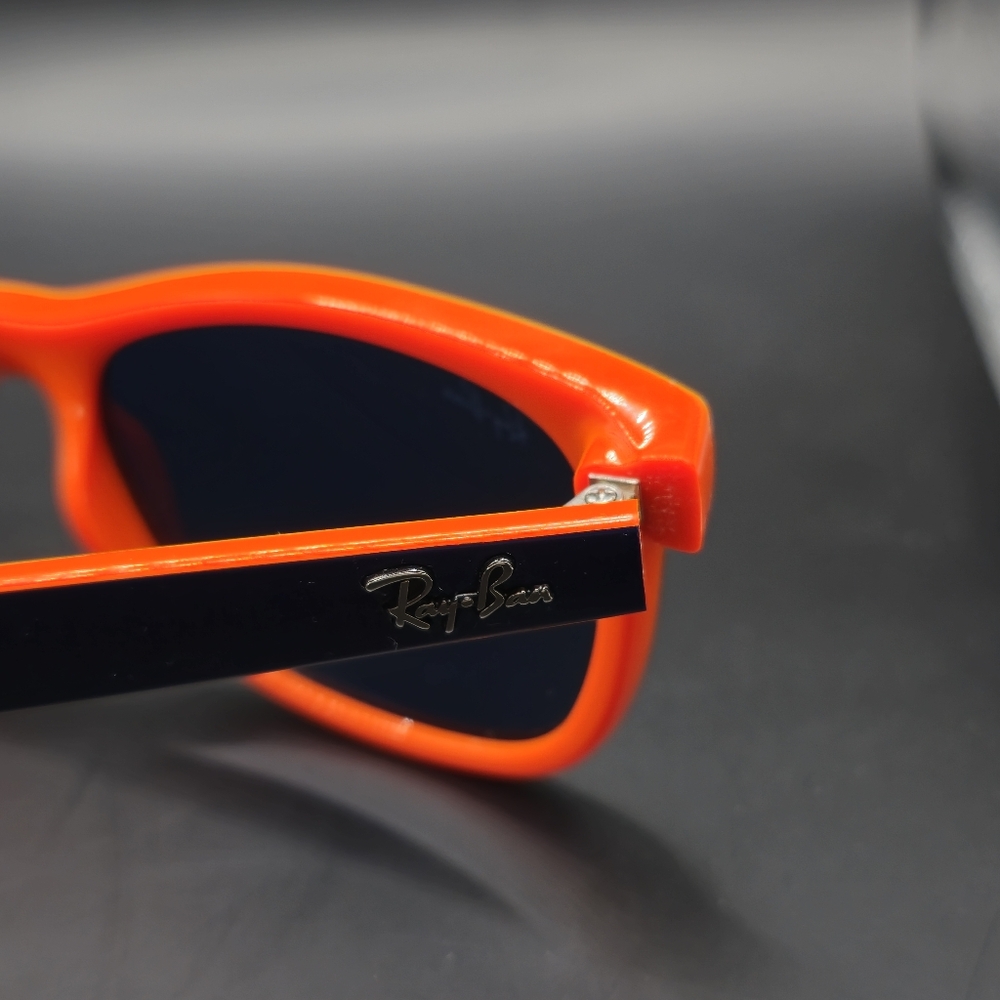 Kids UNISEX Ray-Ban Authentic Sunglasses! EXCELLENT condition! - Picture 8 of 9
